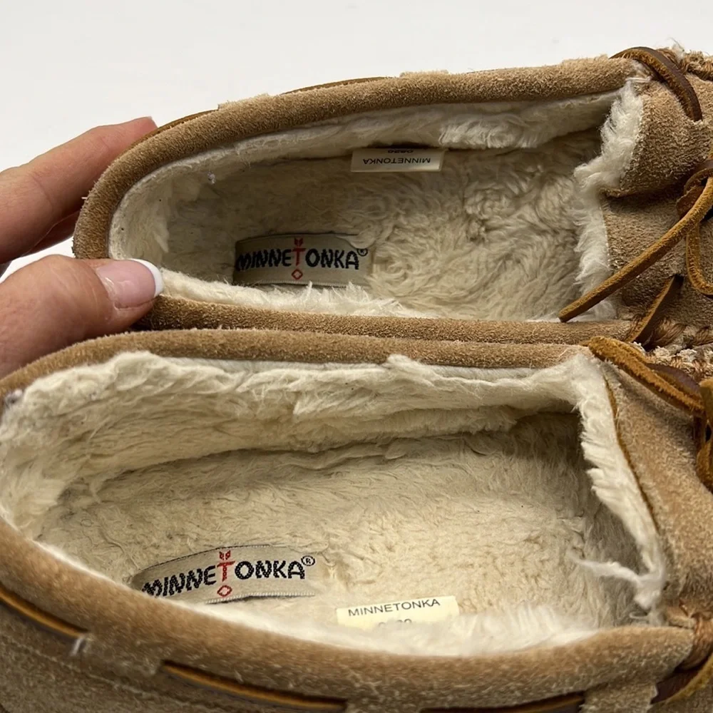 Minnetonka Camel Color Childs Moccasins size 3